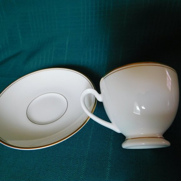 Waterford Kilbarry Gold (2002) teacup and saucer mint condition - Picture 3 of 5